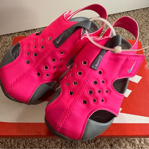 NIKE | Sunray Protect 2 (TD) | Girls Toddler Size 8C | Hyper Pink / Fuchsia Glow - Picture 3 of 15